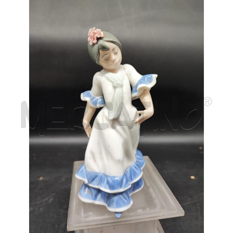 STATUETTA LLADRO BIMBA VESTE BIANCA BLU  | Mercatino dell'Usato Roma gregorio vii 1