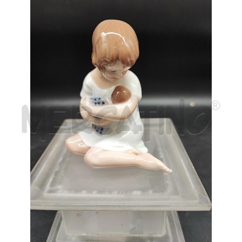 STATUINA BIMBA CON BAMBINO ROYAL COPENHAGEN  | Mercatino dell'Usato Roma gregorio vii 1
