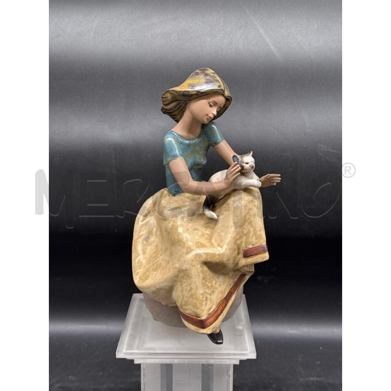 STATUINA LLADRO DONNA CON GATTO | Mercatino dell'Usato Roma gregorio vii 1