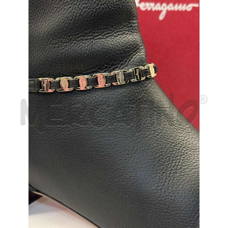 STIVALETTI DONNA SALVATORE FERRAGAMO NERI CATENA ORO | Mercatino dell'Usato Roma gregorio vii 2