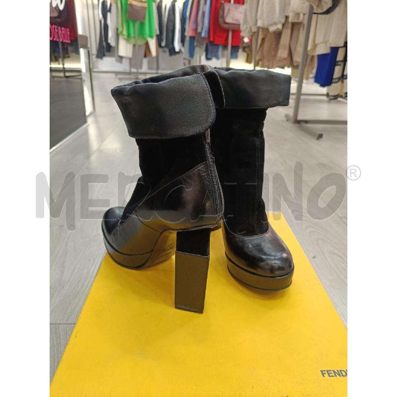 STIVALI FENDI A CALZA IN PELLE E CAMOSCIO NERI  | Mercatino dell'Usato Roma gregorio vii 4