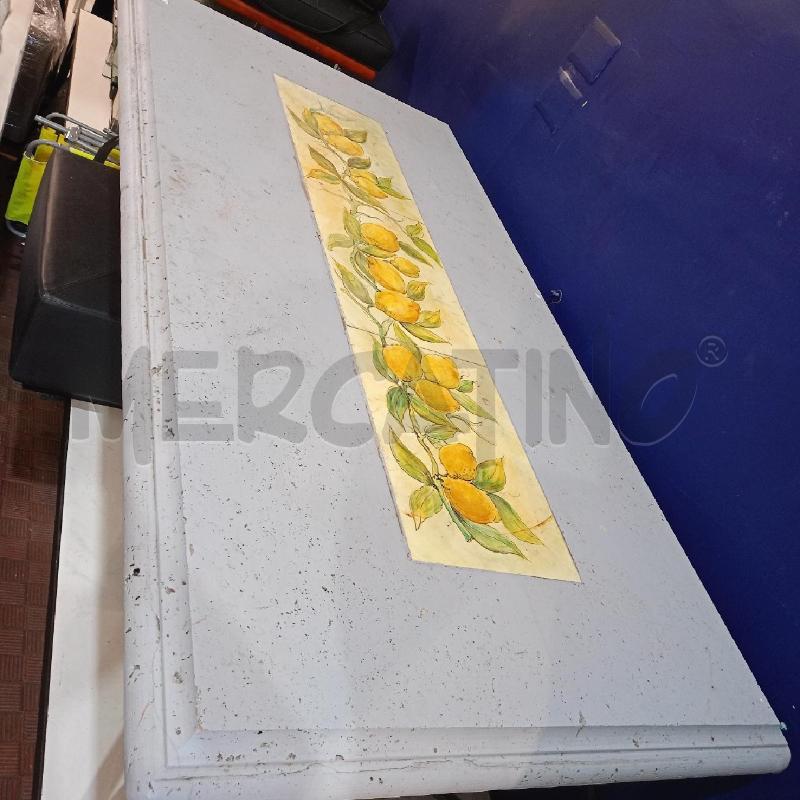 TAVOLO ESTERNO PIANO DECORATO BASE FERRO | Mercatino dell'Usato Roma gregorio vii 2