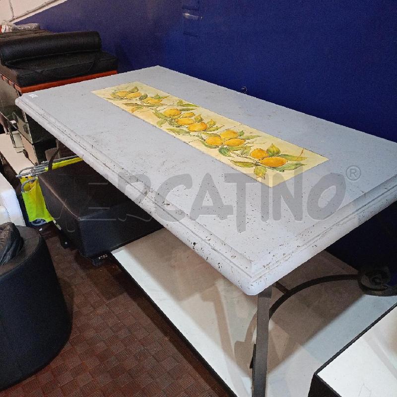 TAVOLO ESTERNO PIANO DECORATO BASE FERRO | Mercatino dell'Usato Roma gregorio vii 4