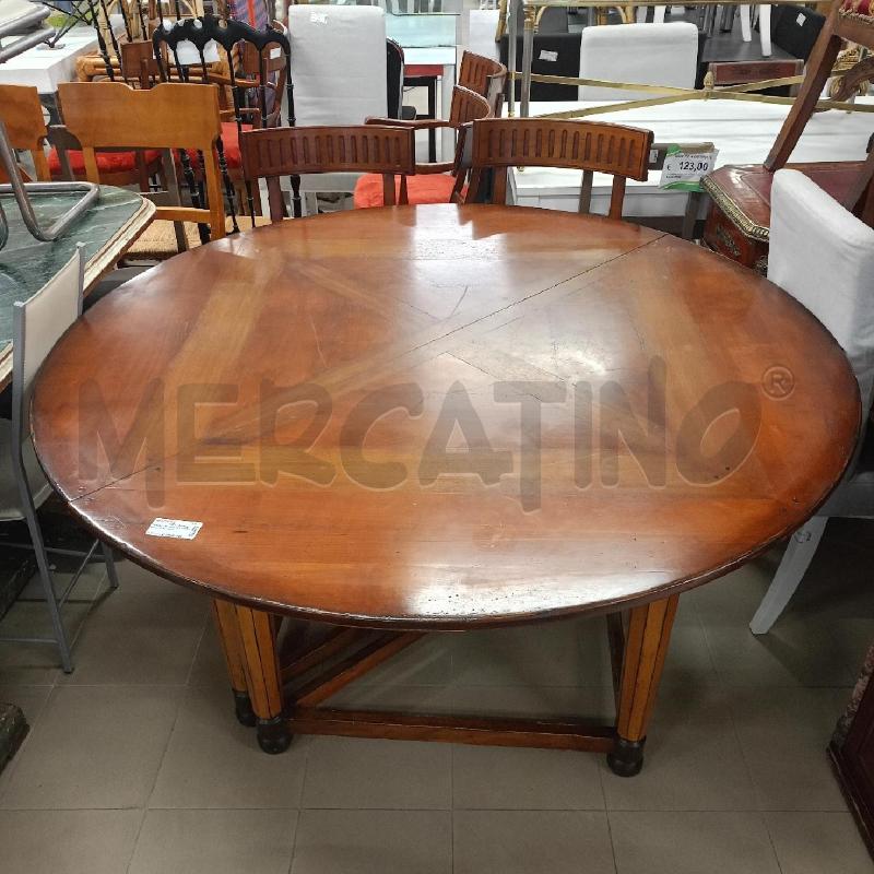 TAVOLO TONDO ALL GRANDE CON 10 SEDIE | Mercatino dell'Usato Roma gregorio vii 1