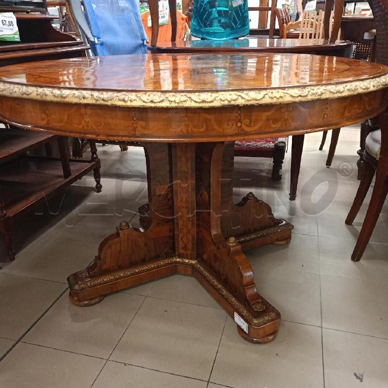 TAVOLO TONDO CON DECORI | Mercatino dell'Usato Roma gregorio vii 3