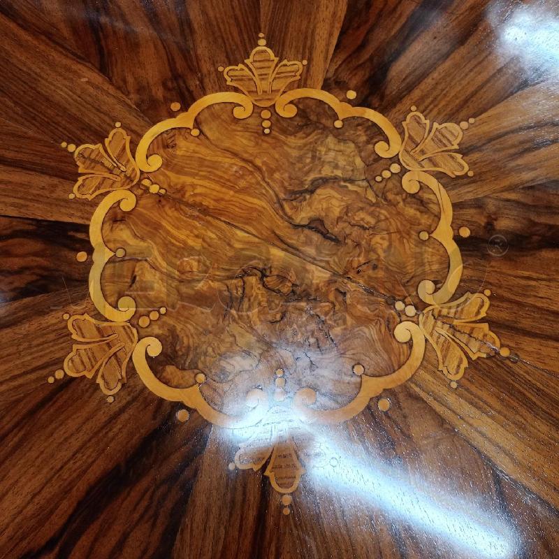 TAVOLO TONDO CON DECORI | Mercatino dell'Usato Roma gregorio vii 4