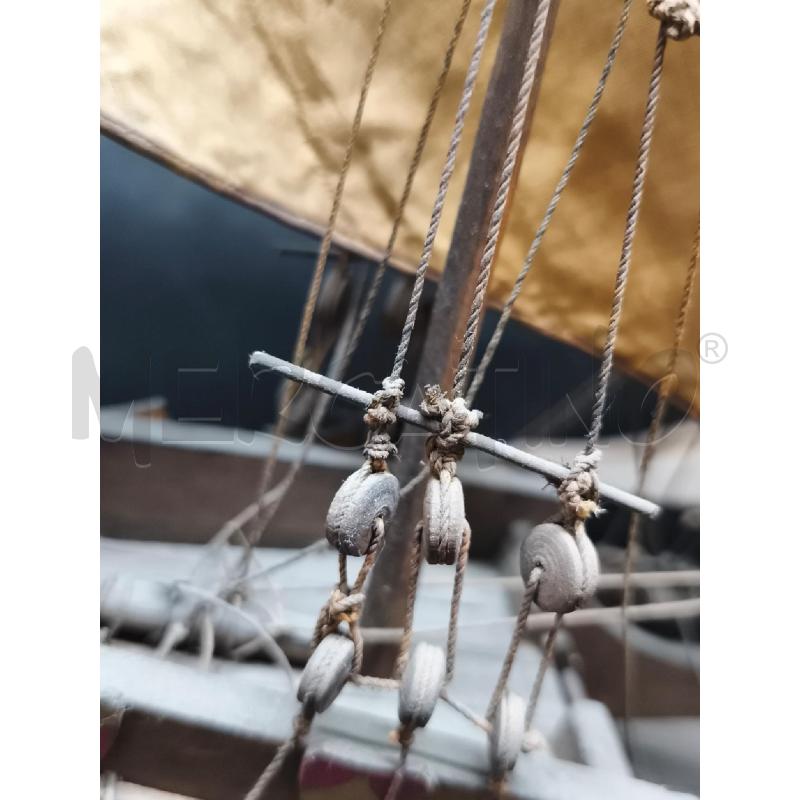 VELIERO LEGNO SCURO VELE CROCE ROSSA  | Mercatino dell'Usato Roma gregorio vii 4