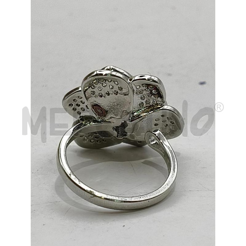 ANELLO D 372A FIORE RIALZ PAVE BIA  | Mercatino dell'Usato Roma talenti 3