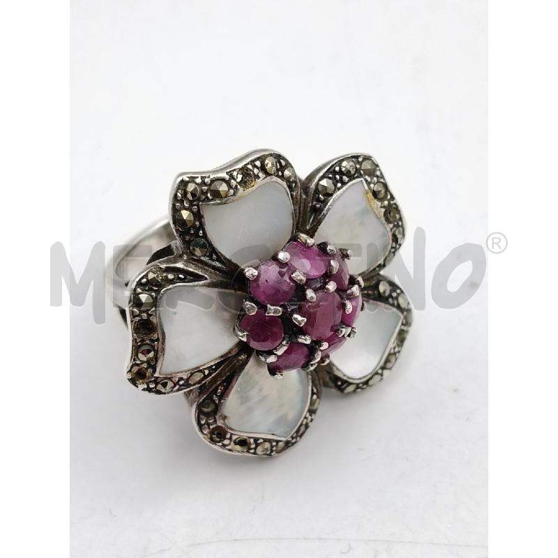 ANELLO D FUSION FIORE PETALI MADREP B/MARCAS CENTR RUB | Mercatino dell'Usato Roma talenti 2