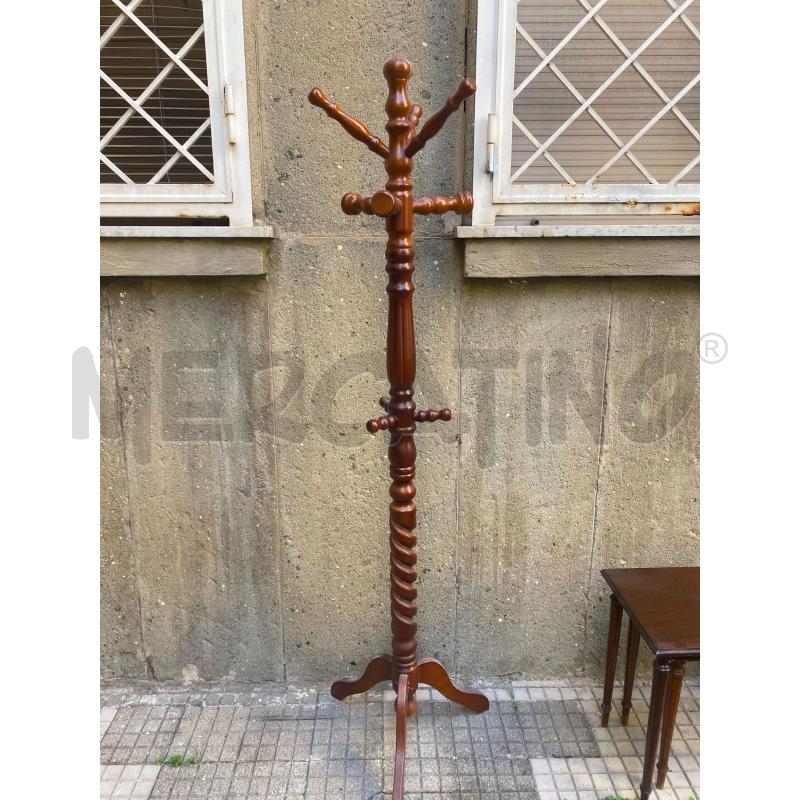 APPENDI ABITI LEGNO DA TERRA | Mercatino dell'Usato Roma talenti 1