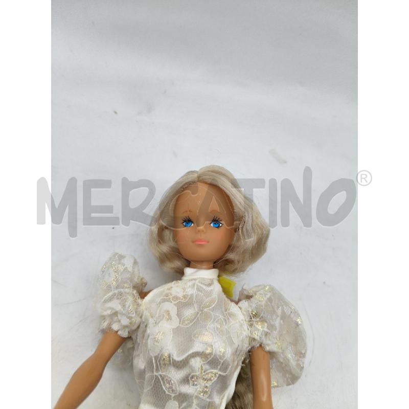 BAMBOLA VESTITO BIANCO CAPELLI LUNGHI | Mercatino dell'Usato Roma talenti 2