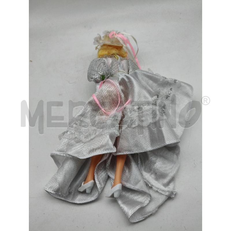 BAMBOLA VESTITO DA SPOSA CON FIORE | Mercatino dell'Usato Roma talenti 3