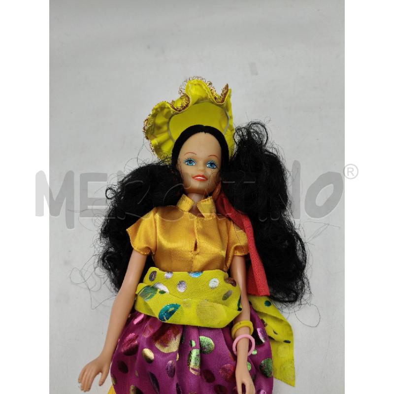 BAMBOLA VESTITO GIALLO CAPELLI NERI | Mercatino dell'Usato Roma talenti 2
