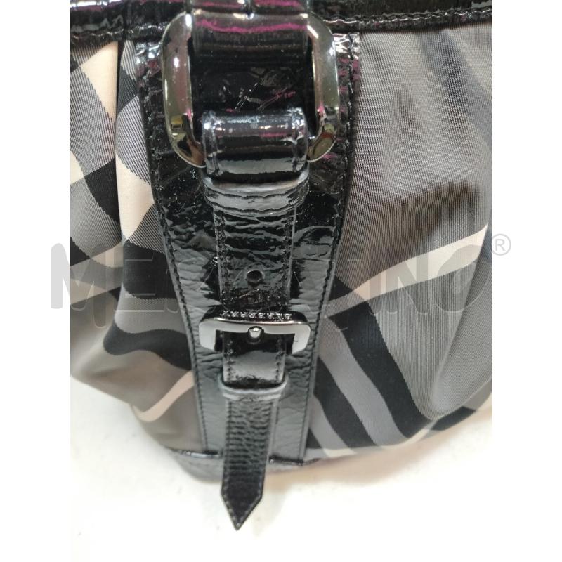 BORSA A MANO BURBERRY CHECKK GRIGIO MANICI VERNICE NERO  | Mercatino dell'Usato Roma talenti 2