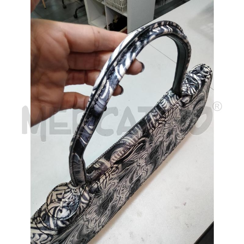 BORSA A SPALLA FENDI PELLE BIANCO NERO DECO RICCIOLI  | Mercatino dell'Usato Roma talenti 3