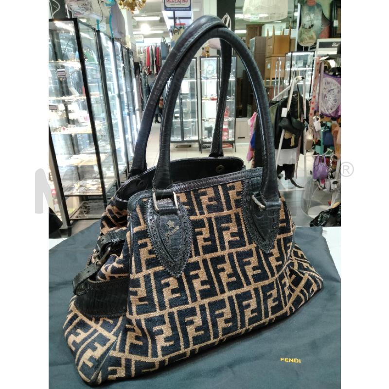 BORSA A SPALLA FENDI VELLUTO BEIGE NERO MONOGRAM  | Mercatino dell'Usato Roma talenti 1