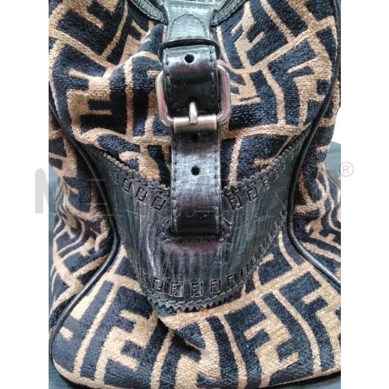 BORSA A SPALLA FENDI VELLUTO BEIGE NERO MONOGRAM  | Mercatino dell'Usato Roma talenti 2
