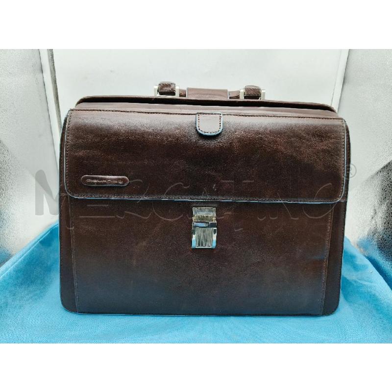 BORSA DEL DOTTORE PIQUADRO MARRONE PROFILI CELESTE | Mercatino dell'Usato Roma talenti 2