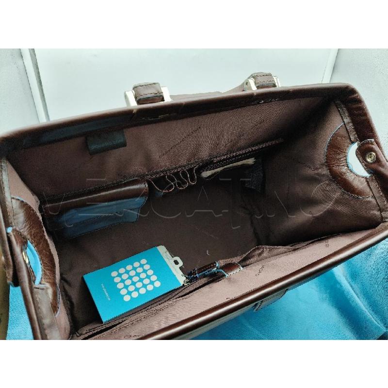 BORSA DEL DOTTORE PIQUADRO MARRONE PROFILI CELESTE | Mercatino dell'Usato Roma talenti 3