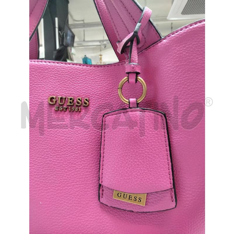 BORSA D GUESS FUCSIA MARTELLATA ANELLI DOR BRU TRACOLLA   | Mercatino dell'Usato Roma talenti 3