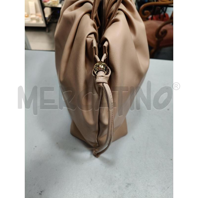 BORSA VICTORIA SECRET BEIGE ARRICCIATA DETT ORO | Mercatino dell'Usato Roma talenti 2