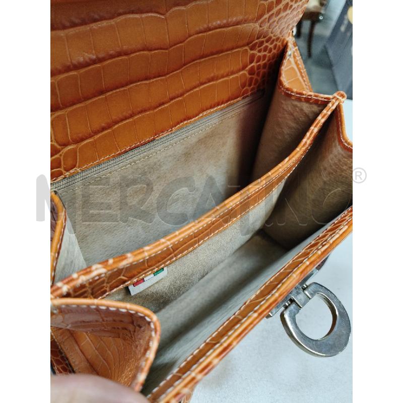 BORSETTA A MANO ARTIGIANALE TRAP ARA ST RETT  | Mercatino dell'Usato Roma talenti 4