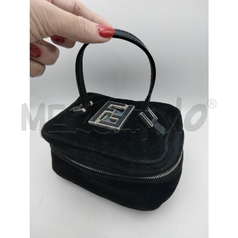 BORSETTA CUBO FENDI VELLUTO NERO LOGO MET SMALTO  | Mercatino dell'Usato Roma talenti 1