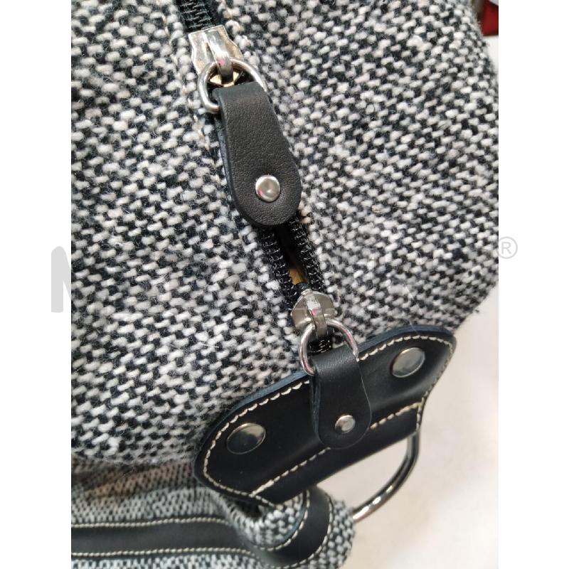 BORSONE CALABRESE BOUCLE BIANCO NERO CON TRACOLLA  | Mercatino dell'Usato Roma talenti 5