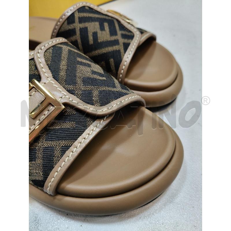 CIABATTE FENDI PELLE BEIGE TESSUTO MOGRAM FIBBIA MET | Mercatino dell'Usato Roma talenti 4