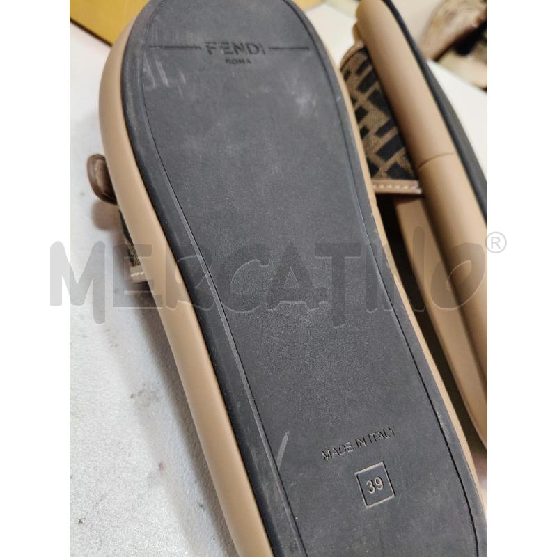 CIABATTE FENDI PELLE BEIGE TESSUTO MOGRAM FIBBIA MET | Mercatino dell'Usato Roma talenti 5