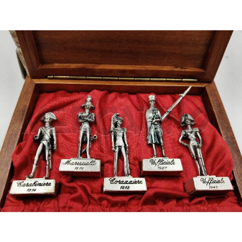 COFANETTO STATUINE CARABINIERI | Mercatino dell'Usato Roma talenti 2