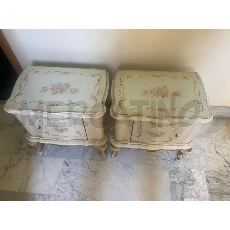 COMODINI COPPIA ST VENEZIANO 1SP | Mercatino dell'Usato Roma talenti 1