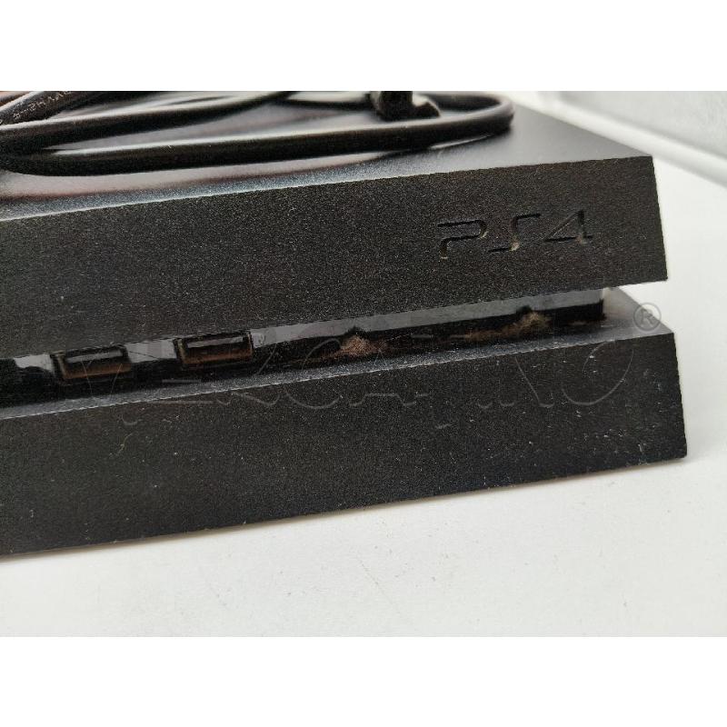 CONSOLE SONY PS4 CON UN CONTROLLER ROSSO | Mercatino dell'Usato Roma talenti 2