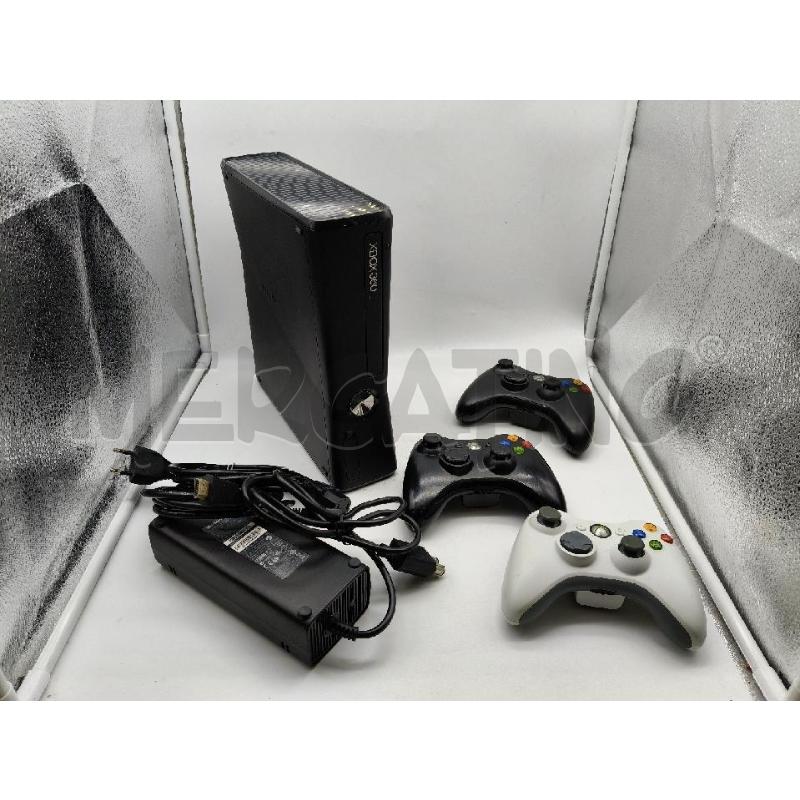 CONSOLLE XBOX CON 3 CONTROLLER | Mercatino dell'Usato Roma talenti 1