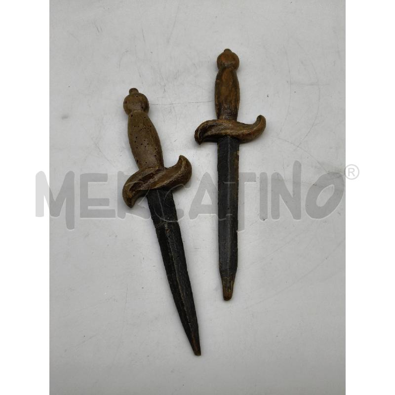 COPPIA PUGNALILEGNO EPOCA DECOR ADDOLORATA | Mercatino dell'Usato Roma talenti 1