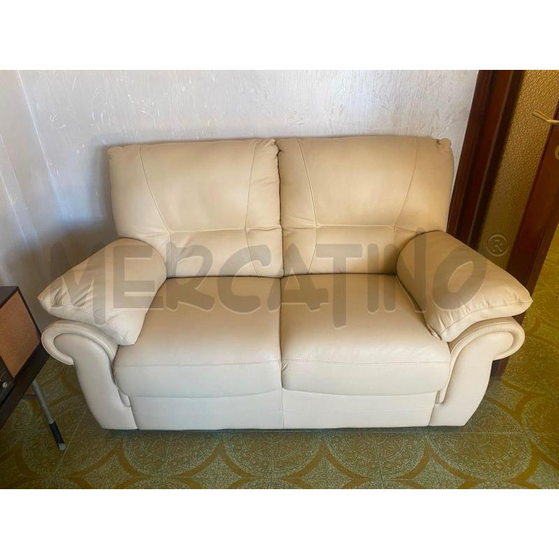 DIVANO 2P PELLE BEIGE | Mercatino dell'Usato Roma talenti 1