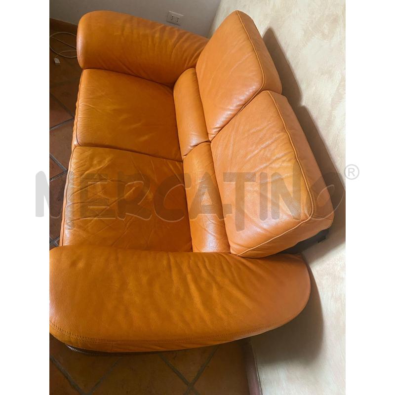 DIVANO 2P PELLE NERO ARANCIONE | Mercatino dell'Usato Roma talenti 4
