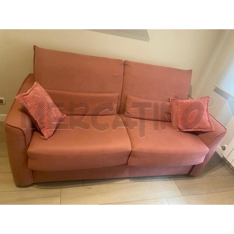 DIVANO LETTO 2P FUCSIA | Mercatino dell'Usato Roma talenti 1