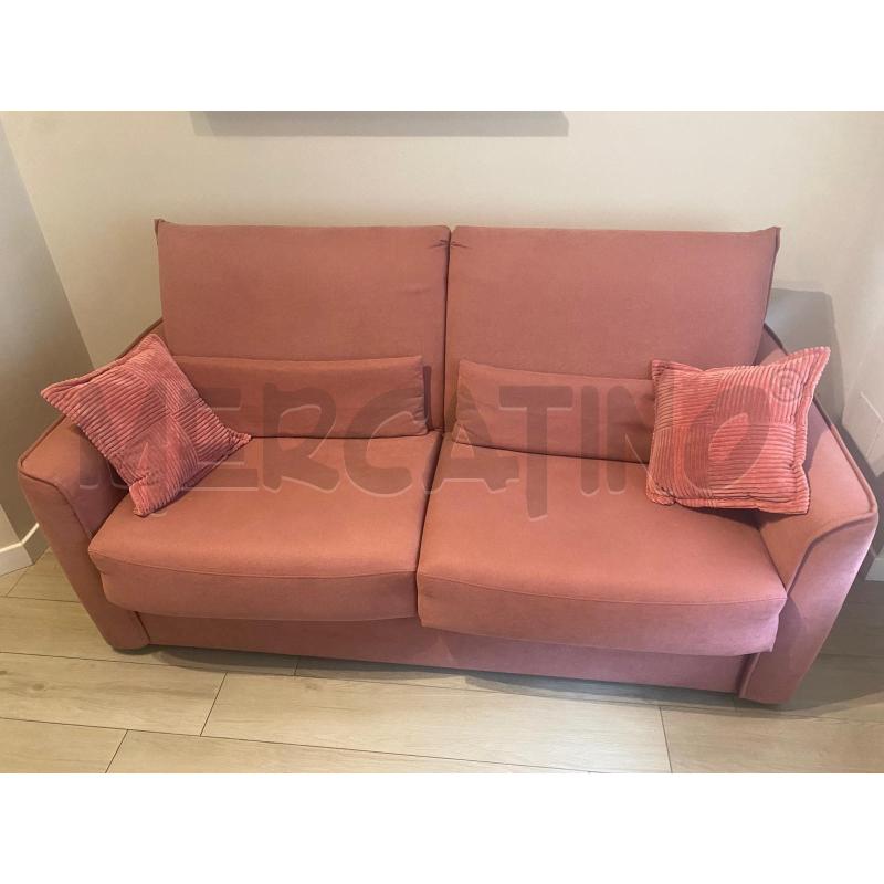 DIVANO LETTO 2P FUCSIA | Mercatino dell'Usato Roma talenti 2