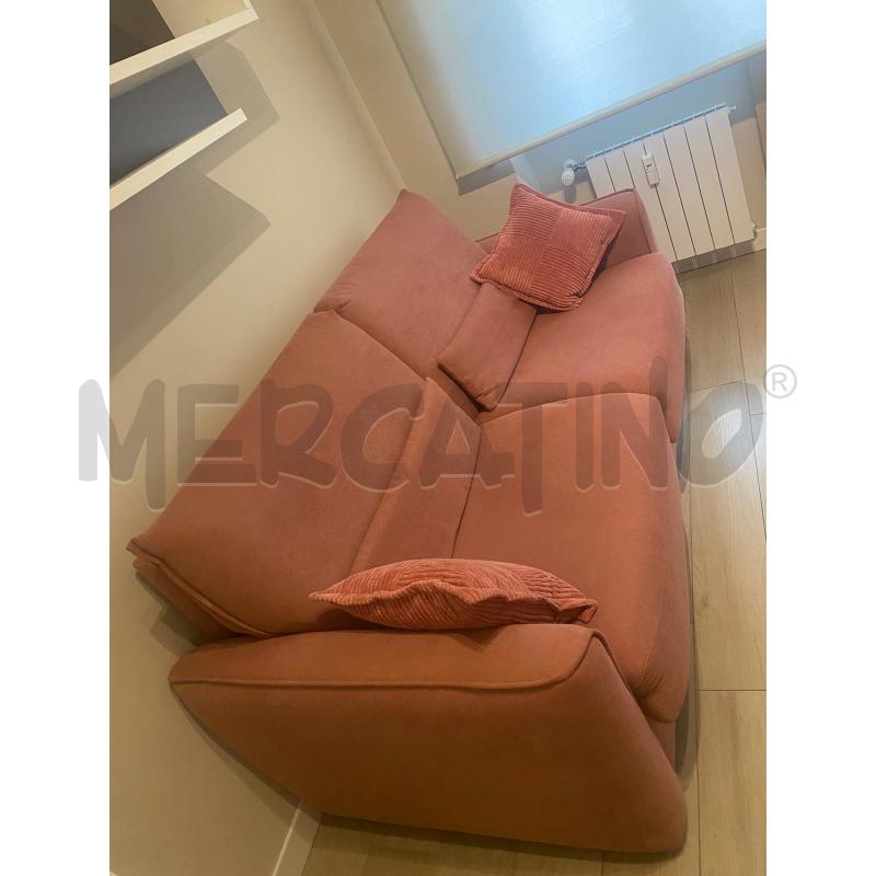 DIVANO LETTO 2P FUCSIA | Mercatino dell'Usato Roma talenti 3