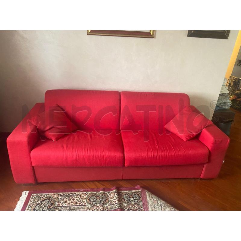 DIVANO LETTO 2P ROSSO | Mercatino dell'Usato Roma talenti 1