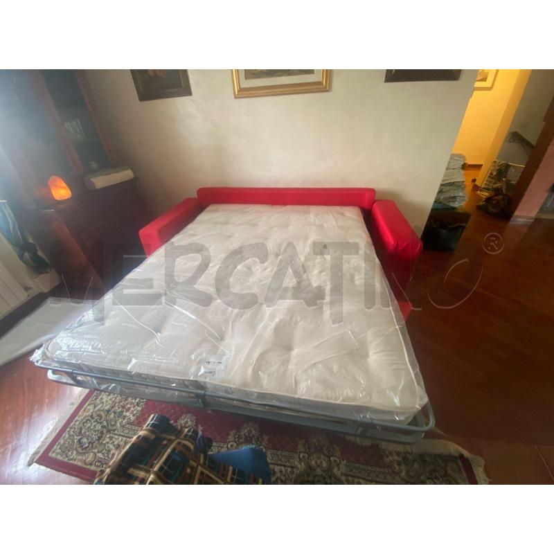 DIVANO LETTO 2P ROSSO | Mercatino dell'Usato Roma talenti 2