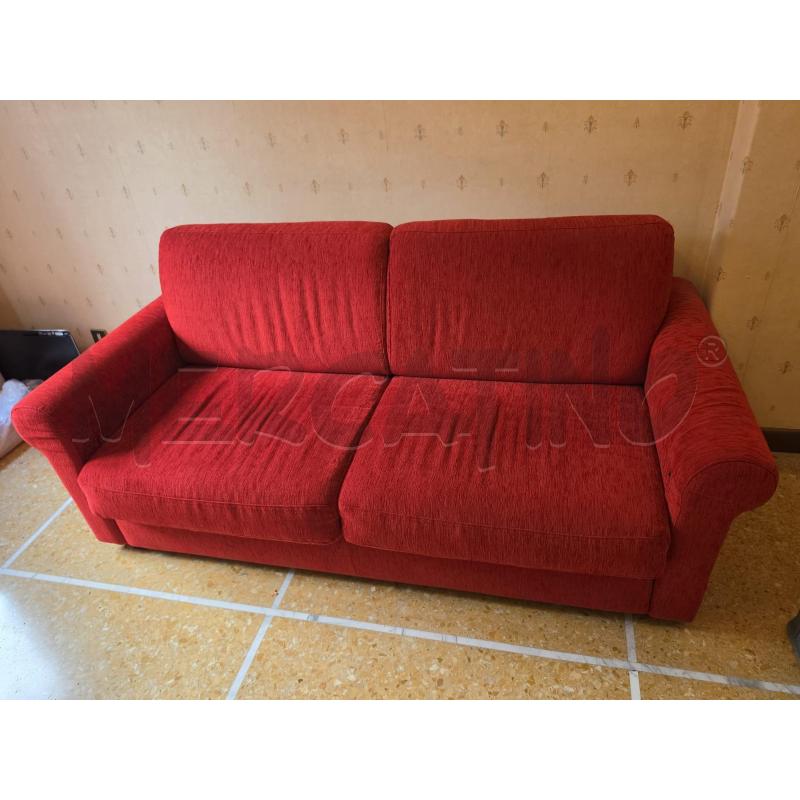 DIVANO ROSSO 2P LETTO | Mercatino dell'Usato Roma talenti 1
