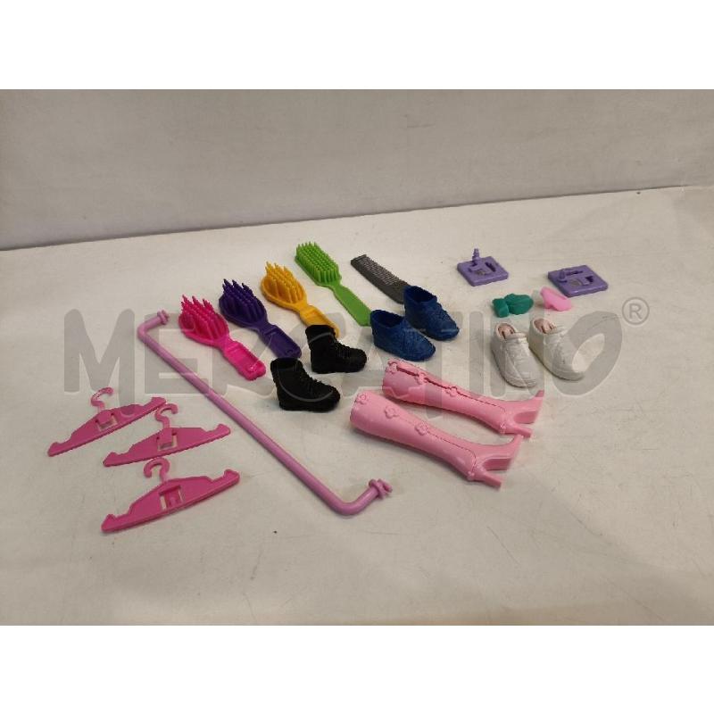 LOTTO SCARPE E ACCESSORI BARBIE  | Mercatino dell'Usato Roma talenti 1