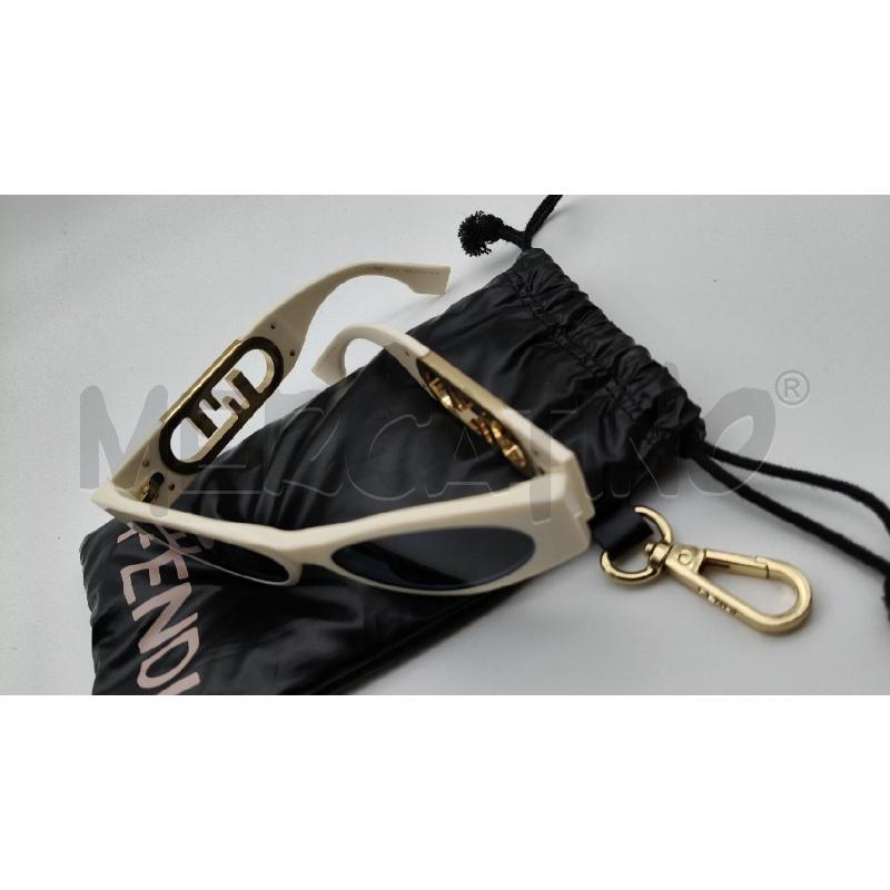 OCCHIALI SOLE FENDI O'LOCK AVORIO LOGO DORATO | Mercatino dell'Usato Roma talenti 2
