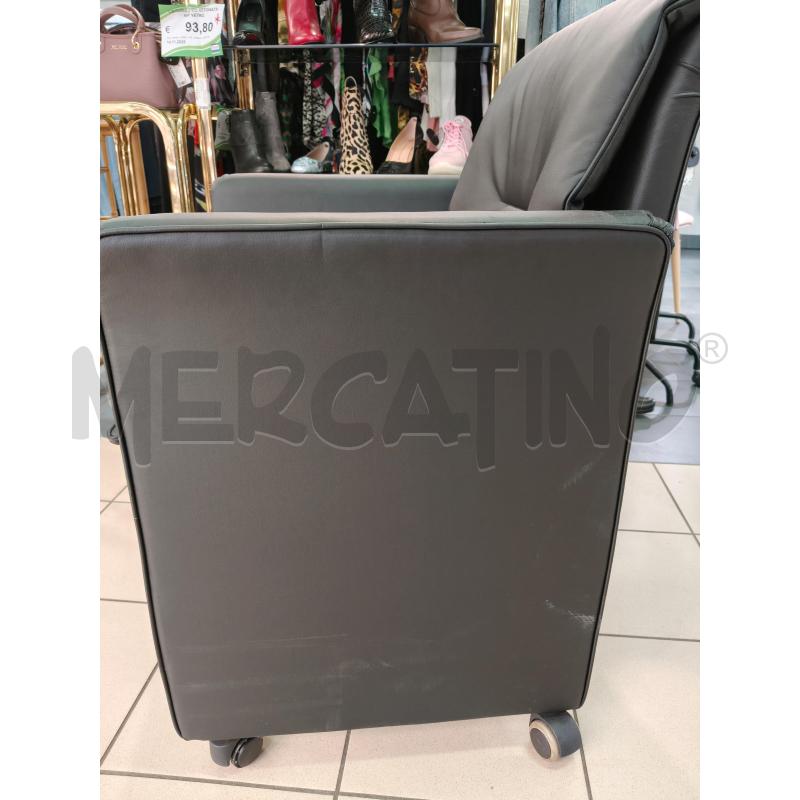 POLTRONA ECOPELLE NERA | Mercatino dell'Usato Roma talenti 4