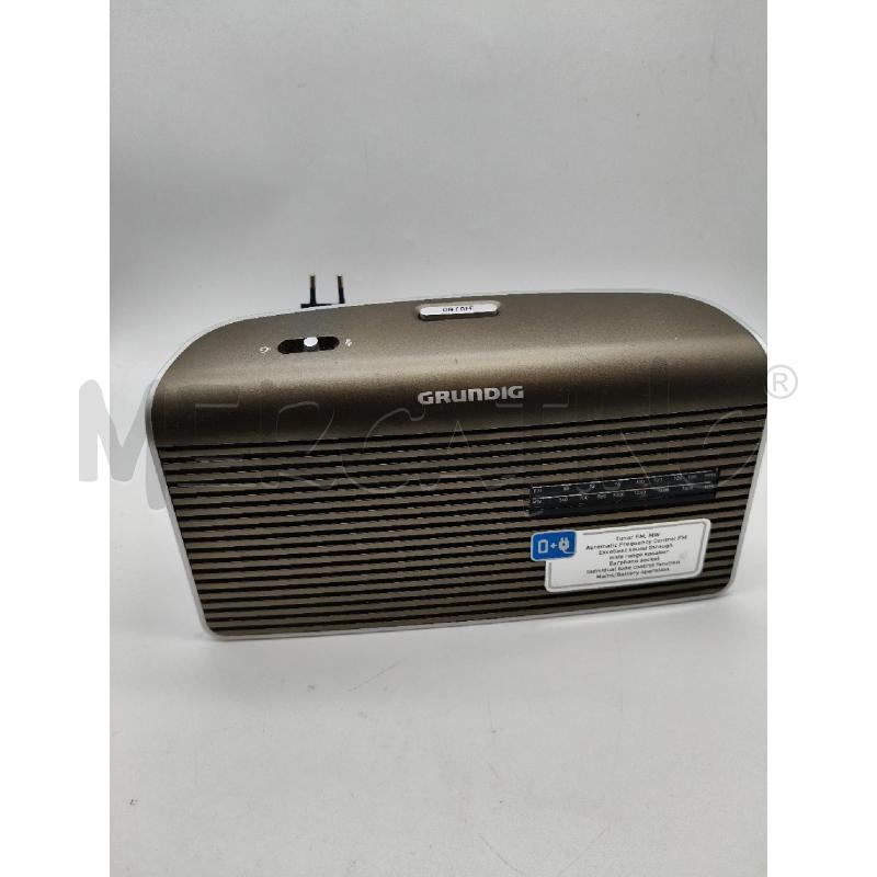 RADIO GRUNDIG DA SCRIVANIA CAVO E BATTERIE | Mercatino dell'Usato Roma talenti 1