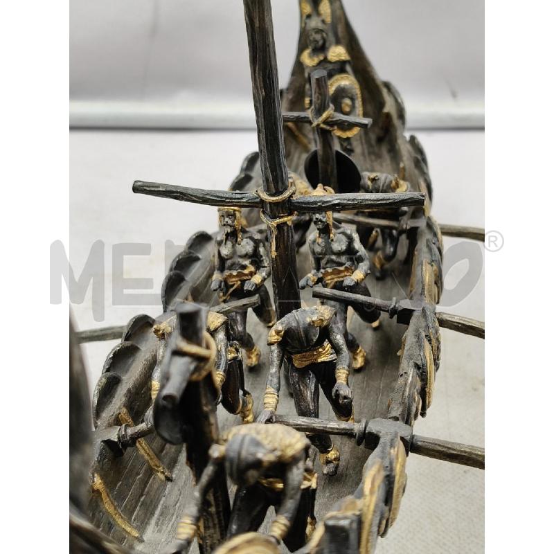 SCULTURA NAVE VICHINGA LAM BASE MATRICE AMETISTA DA RIV  | Mercatino dell'Usato Roma talenti 4