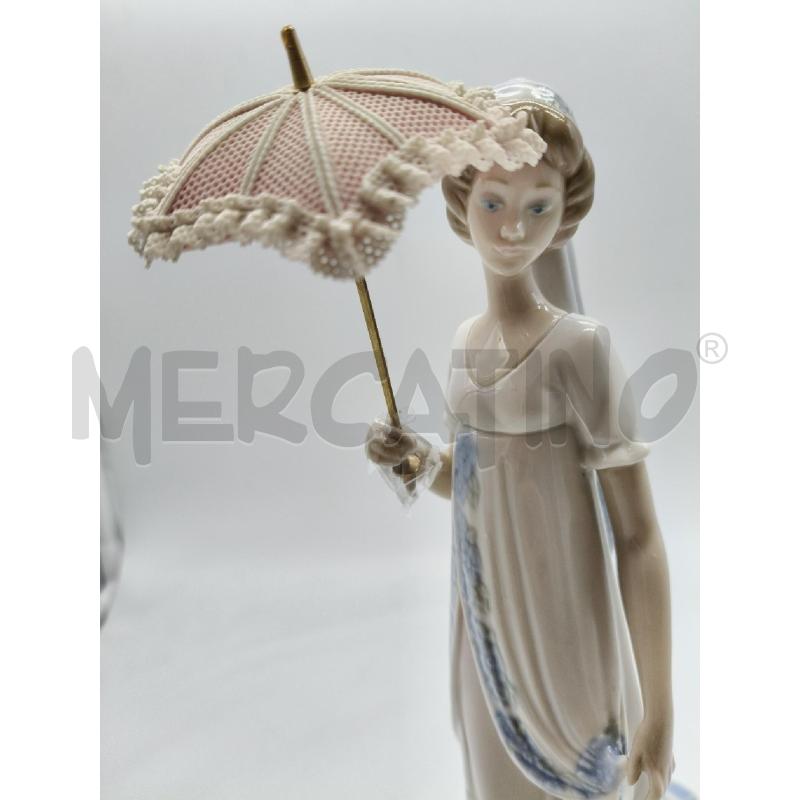 STATUINA CER LLADRO'DAMA OMBRELLINO  | Mercatino dell'Usato Roma talenti 2
