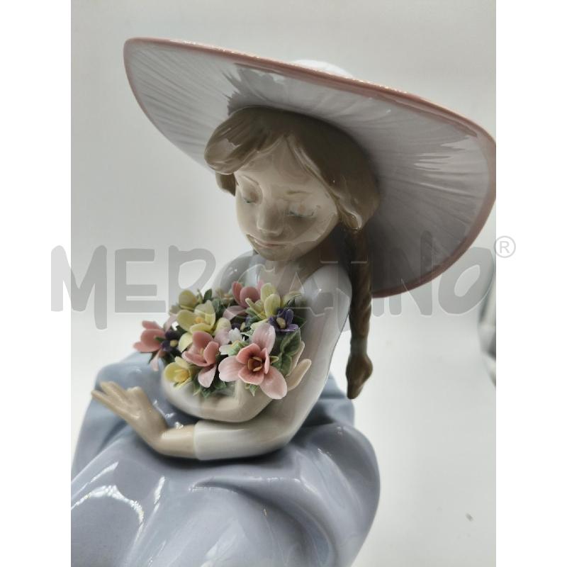 STATUINA CER LLADRO'DAMA SEDUTA FIORI  | Mercatino dell'Usato Roma talenti 5
